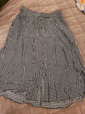 Forever 21 Black and White A-Line Skirt